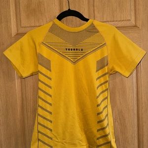YOUNGLA YELLOW SUPERHERO COMPRESSION SHIRT M